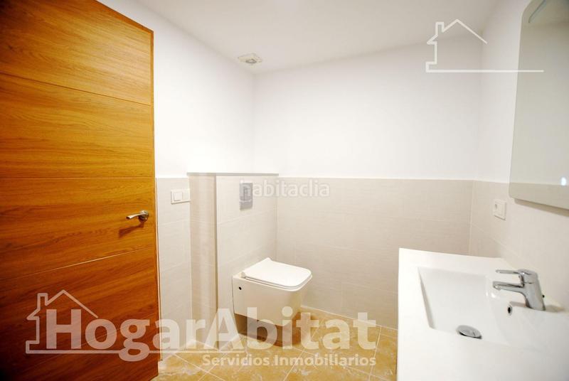Foto e02cc9e2-7aaa-4500-bdcb-25523b91d1bc. Edificio in Oliva pueblo Oliva