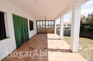Chalet à Playa-Ben Afeli. Espectacular chalet de lujo cerca a la playa, con balcón, jardín