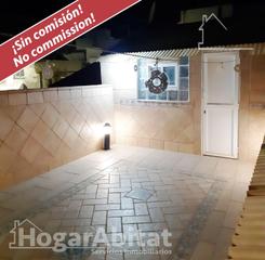 Casa a Callosa de Segura. Casa acogedora y económica con gran terraza, en el centro