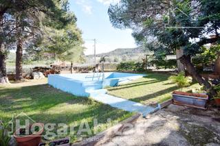 Chalet à Sant Joan de Moró. Magnífica oportunidad! gran chalet con piscina privada, terraza