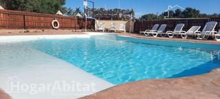 Xalet a Godelleta. Gran chalet con piscina, garaje y pista de padel privada