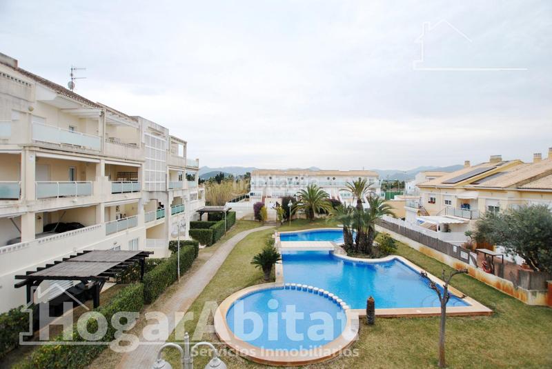 Foto 0008a048-e352-4b22-b66b-2dd3bd7c3191. Piso acogedor y todo exterior en residencial con piscina y terraza cerca del mar en Oliva