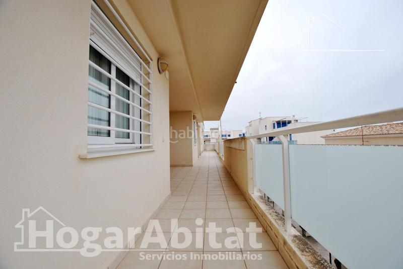 Foto 3906d3aa-c5d3-43c1-b29b-46b64e7e77b9. Piso acogedor y todo exterior en residencial con piscina y terraza cerca del mar en Oliva