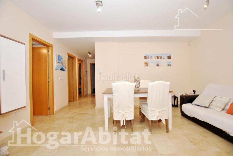 Foto a5ae4ec9-50ae-42ae-b7bb-bd081980d4d2. Piso acogedor y todo exterior en residencial con piscina y terraza cerca del mar en Oliva