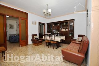 Casa a Oliva Pueblo. Oportunidad! amplia casa con terraza cerca de la ctra de denia
