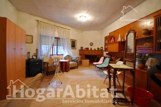 Casa a Favara. Amplia casa de pueblo con terraza, balcón y trastero