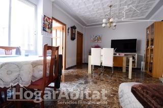 Casa a Sollana. Amplia casa semireformada con terraza y garaje