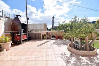 Chalet in Vall d´Uixó (la). Impresionante chalet  con terraza, garaje y barbacoa