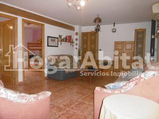 Casa a Xeraco. Casa reformada de 2 alturas con terraza y patio
