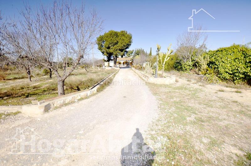Foto 29cd5015-a26c-40c8-9cec-bbfbeb4bfb97. Chalet mit heizung parking pool in Camí de Paterna-Lloma del Calderer Bétera