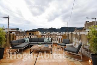Casa  Calle calvari. Amlia casa con terraza y patio