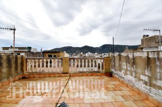 Maison à Tavernes de la Valldigna. Amlia casa con terraza y patio