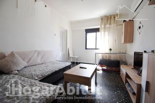 Pis  Calle p ignacio casany. Solo al contado! exterior y muy acogedor en excelente ubicación