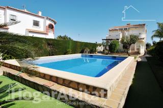 Appartement à Oliva Pueblo. Espectacular! exterior en residencial con garaje y piscina