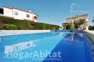 Appartement à Oliva Pueblo. Espectacular! exterior en residencial con garaje y piscina