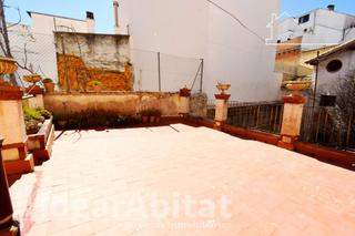 Casa a Centro. Oportunidad de inversión! amplia casa con gran terraza y balcón,