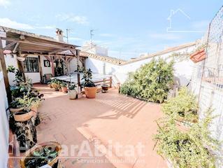 Haus in Centro. Gran casa reformada con balcón y terraza, muy central