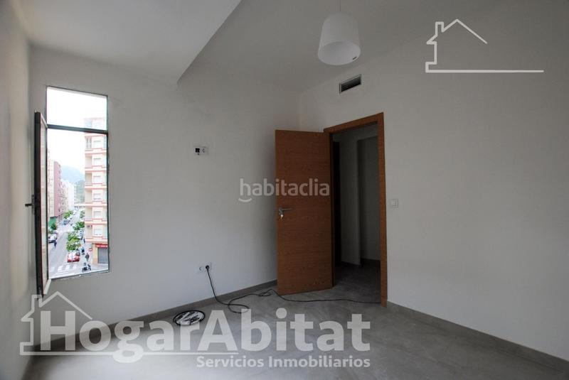 Foto 9dc7d6a4-e975-43fc-a5de-2300f65aaaf8. Piso excelente oportunidad! amplio, reformado y exterior con trastero en Gandia