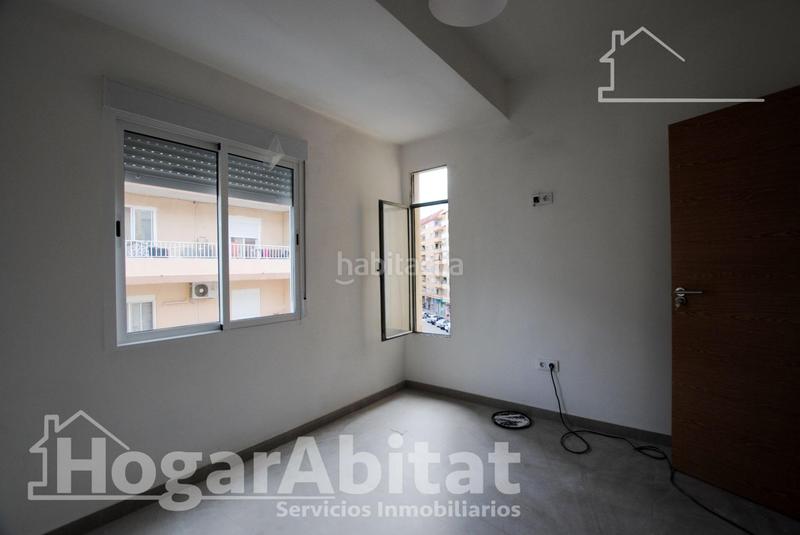 Foto cfe4a8e2-a2b8-43a2-a38a-760a3552d8d7. Piso excelente oportunidad! amplio, reformado y exterior con trastero en Gandia