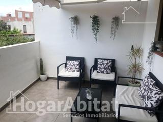Maison jumelée à Estación - Universidad. Amplio adosado con garaje, terraza y trastero cerca de la uji