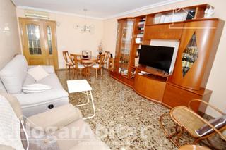 Appartement à Piscinas. Muy amplio! bonito, y luminoso con ascensor