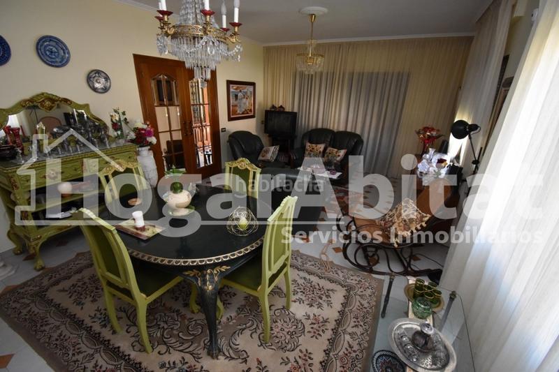 Foto 1b57deac-d6a9-45ed-8dfb-baa54da9e95e. Chalet villa de 2 alturas con jardín y piscina en Burriana