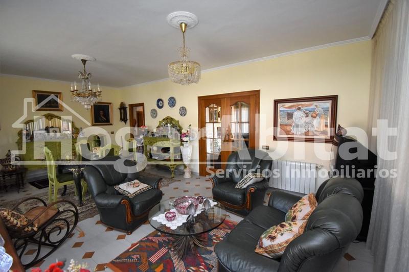 Foto 1b6c0d06-45c4-489b-9795-ef3f0c039825. Chalet villa de 2 alturas con jardín y piscina en Burriana