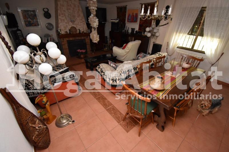 Foto 241327f6-3203-4f55-a231-64ca08162b2b. Chalet villa de 2 alturas con jardín y piscina en Burriana