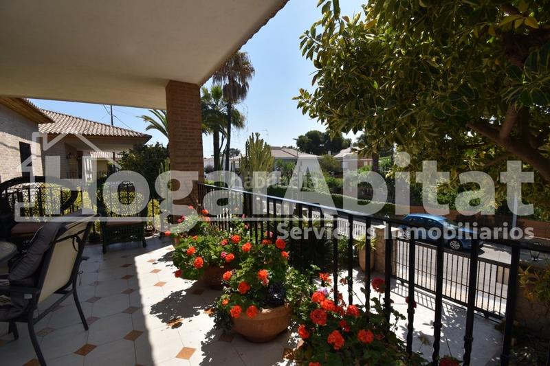 Foto 9e288a92-8831-46ef-9983-6c020fc643cf. Chalet villa de 2 alturas con jardín y piscina en Burriana