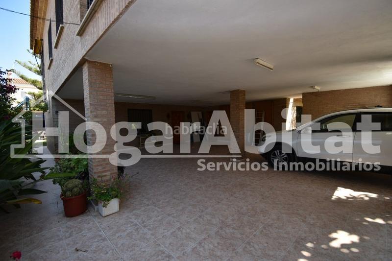 Foto da4322a6-1c90-413b-94f4-0416590a65c6. Chalet villa de 2 alturas con jardín y piscina en Burriana