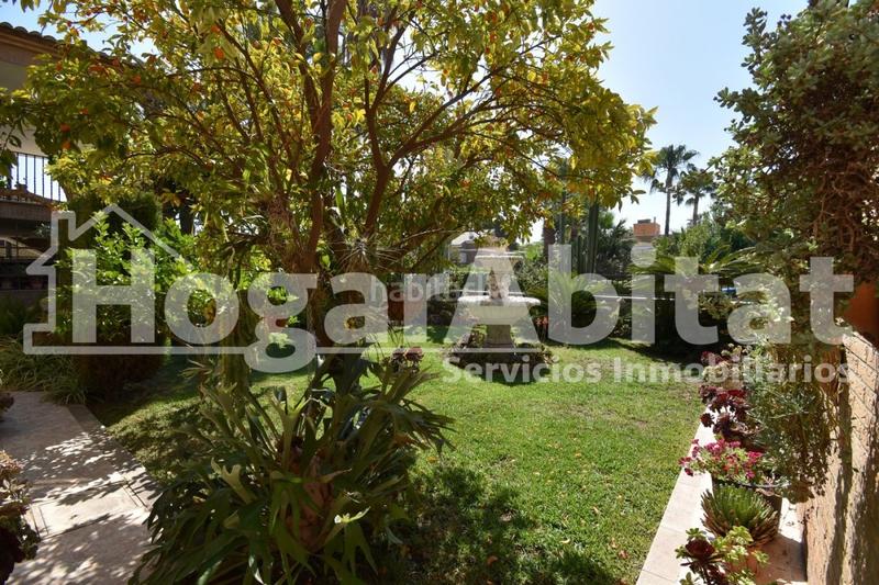 Foto fa30c50d-f85c-4053-8edc-7c31ab664b7b. Chalet villa de 2 alturas con jardín y piscina en Burriana