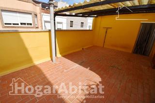 Maison à El Pilar. Gran casa semireformada con terraza