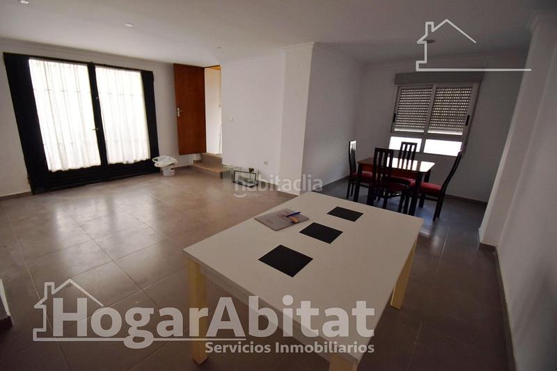 Foto e6772369-0900-48a8-921a-a50efe0017fc. Casa gran casa semireformada con terraza en El Pilar Villarreal / Vila - real