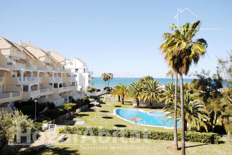 Foto 0881995f-60a2-46a7-92b5-4c1614c80794. Piso vistas frontales al mar! luminoso en residencial con piscina y terraza en Dénia