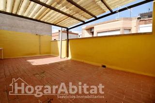 Maison à El Pilar. Gran casa semireformada con terraza