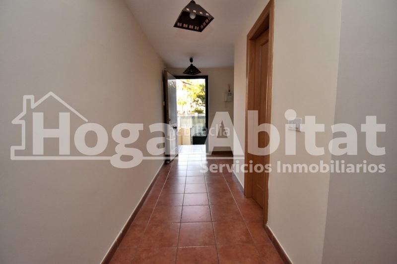 Foto 2d4087b2-594f-44a8-8ca0-43a1b6b3abc9. Reihenhaus mit parking pool in Playa Burriana