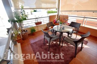 Casa adossada a Chilches. Precioso adosado con 4 terrazas, piscina y garaje cerca de la pl