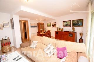 Casa adossada a Pobla Tornesa (la). Adosado esquinero y seminuevo con garaje doble, balcón y traster