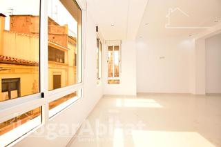 Etagenwohnung in Hospital - Plaza del Real. Totalmente reformado! luminoso y acogedor con ascensor, en el ce
