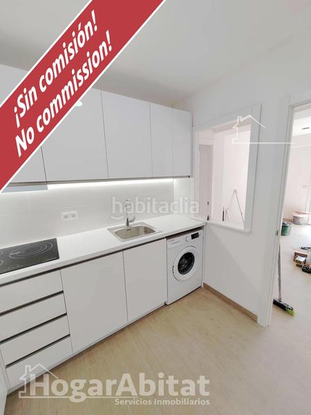 Foto 19e84db9-2b61-4746-a62d-a439bd09d9ca. Piso completamente reformado y todo exterior con licencia turística en Adra