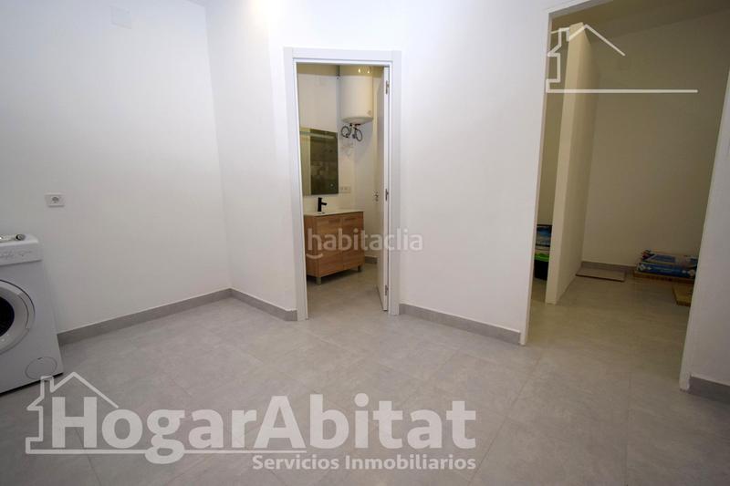 Foto 7ecaa7f9-156d-4a2c-b8a5-8ce6833e3e7b. Piso reforma a estrenar! estudio impecable y acogedor, muy céntrico en Benetússer