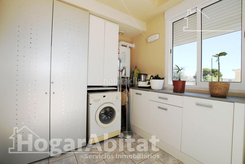 Foto aa19826d-9b09-4816-8ad0-c5f4d8ca2a29. Ático  espectacular! moderno en residencial con piscina y gran terraza en Dénia