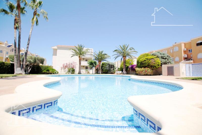 Foto c5be418e-b7b7-4ba7-b112-d22af253e289. Ático  espectacular! moderno en residencial con piscina y gran terraza en Dénia