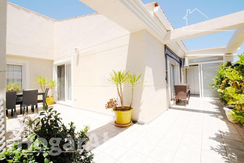 Foto d64ad016-930f-4f08-8208-0a4ab8e30bd5. Ático  espectacular! moderno en residencial con piscina y gran terraza en Dénia