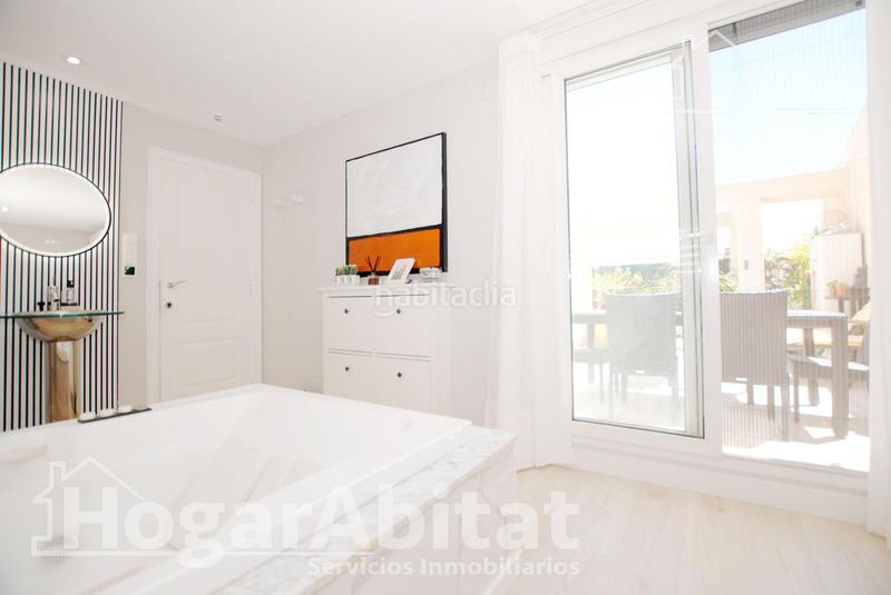 Foto dd15fcae-46b7-4aca-9885-dc672f6b5b06. Ático  espectacular! moderno en residencial con piscina y gran terraza en Dénia