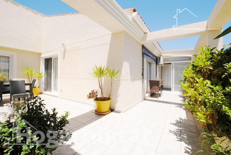 Foto e03ff5fc-9b36-4b25-8a06-1d194ca63081. Ático  espectacular! moderno en residencial con piscina y gran terraza en Dénia