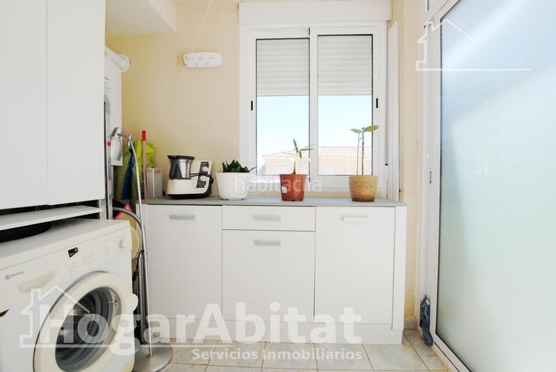 Foto e5e6fe47-5884-4936-8a5e-5a0bf7a85d4c. Ático  espectacular! moderno en residencial con piscina y gran terraza en Dénia