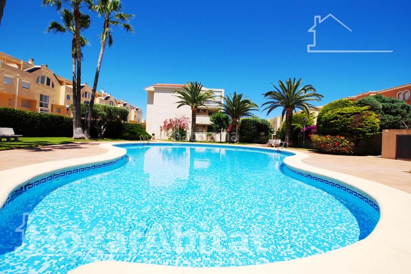 Foto fd922d50-04be-4492-ae1d-787b853c198d. Ático  espectacular! moderno en residencial con piscina y gran terraza en Dénia