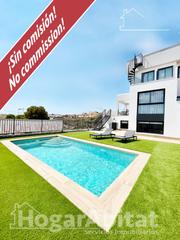 Xalet  Calle alicante. Maravillosa villa de lujo a estrenar con piscina, garaje y terra
