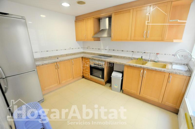 Foto 0ce83993-8aca-4cb5-b1d5-a6ec7e351373. Casa adosada adosado amplio y luminoso con dos terrazas, dos garajes y trastero en Puçol